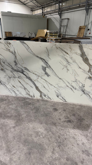 PVC Wandpaneel Marmerlook 122x280 - Gild Fish Belly White