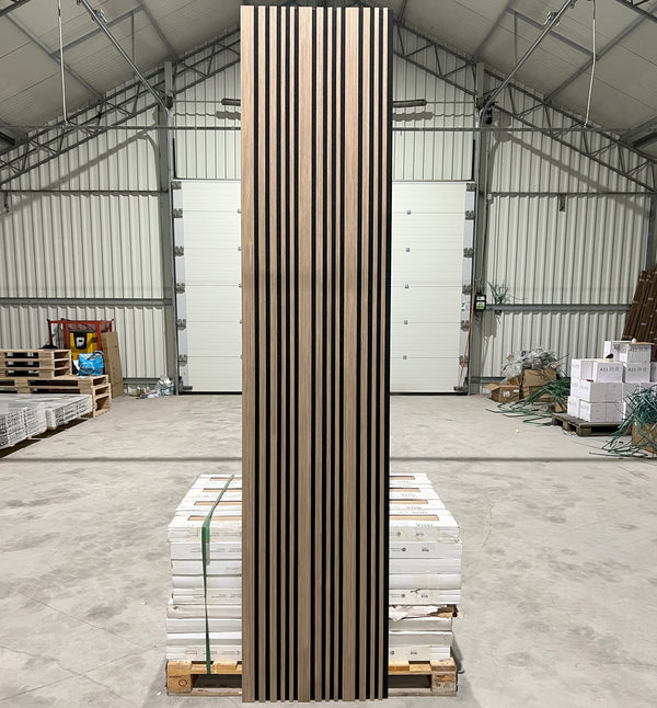 Akoestische wandpaneel | 60x280 cm | walnut | gevarieerde latten