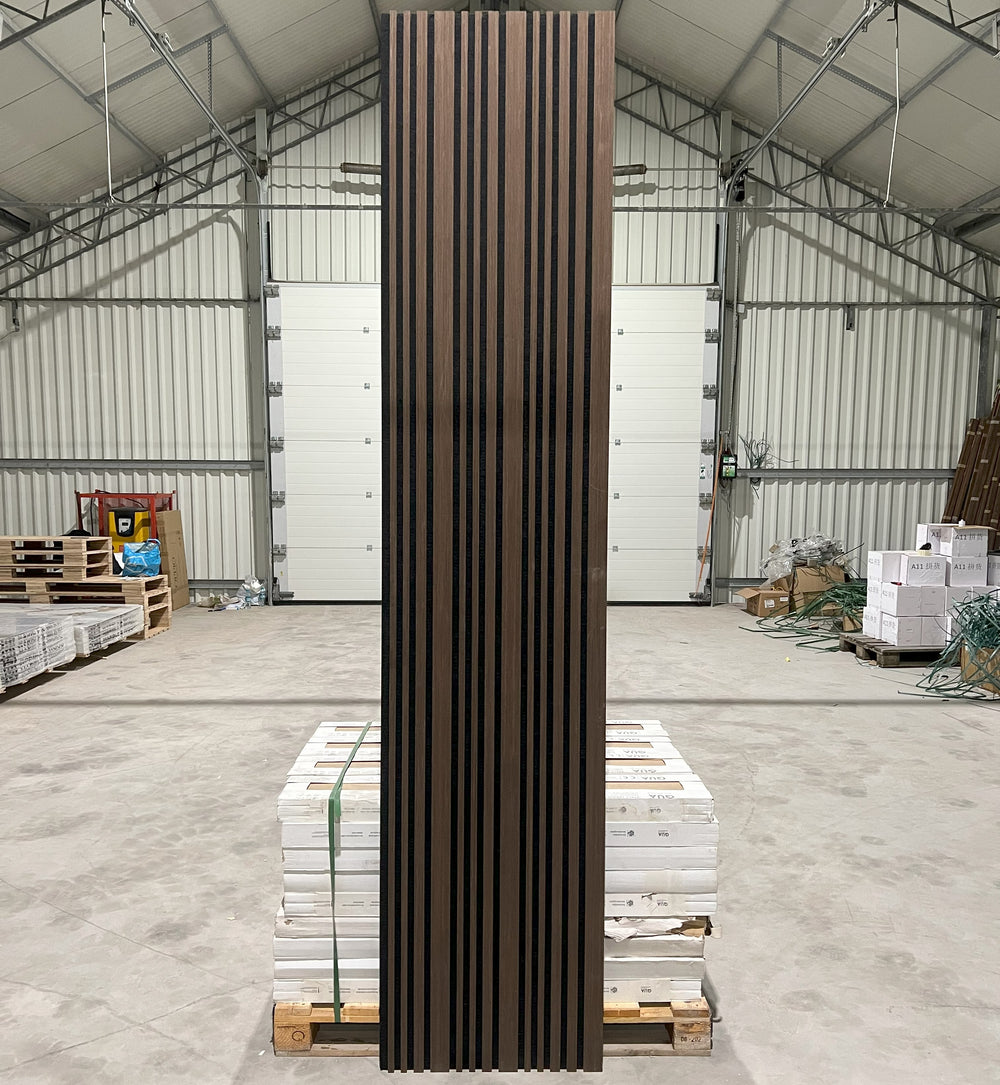 Akoestische wandpaneel | 60x280 cm | walnut jk | gevarieerde latten