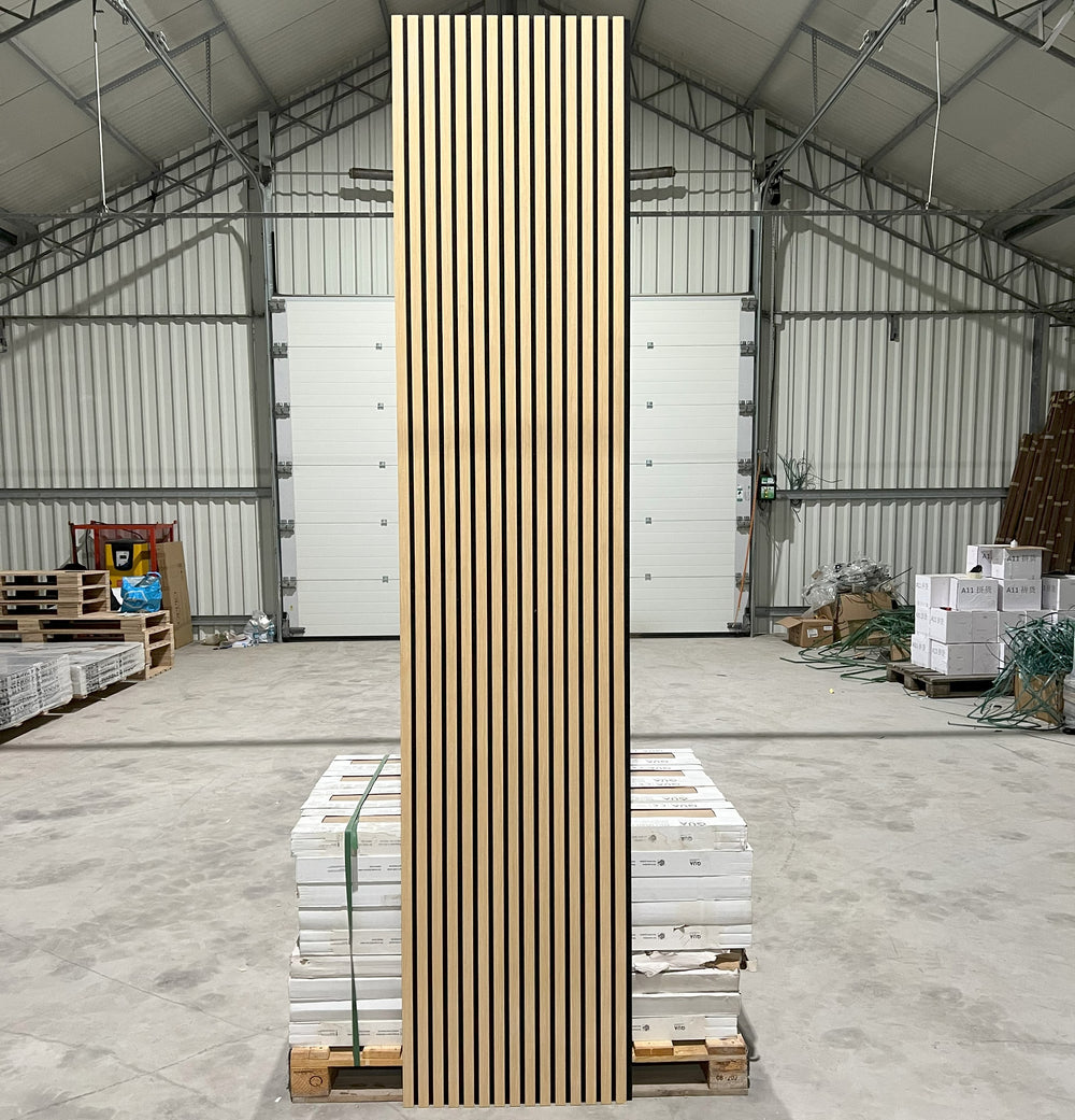 Akoestische wandpaneel | 60x280 cm | white oak | 27 mm latten