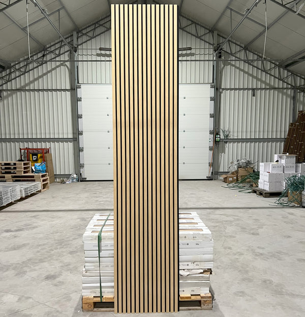 Akoestische wandpaneel | 60x280 cm | white oak | 27 mm latten