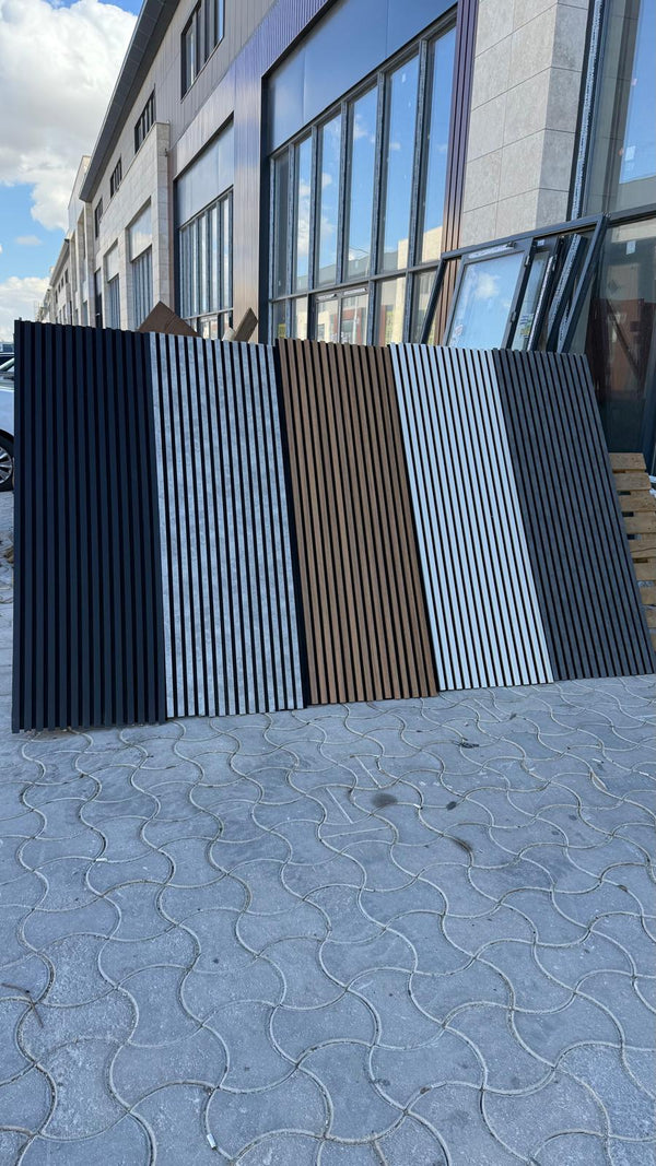 Akoestische Wandpaneel (Latten wanden) | 60x280 cm | Beton Look Donker Grijs| 25 mm Latten